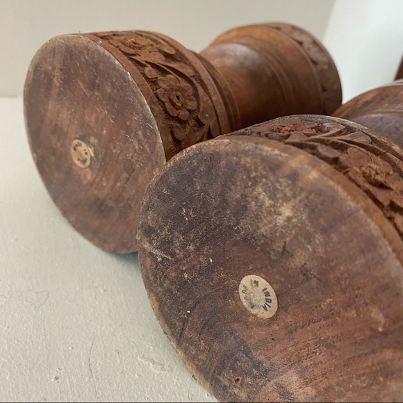 Vintage candle stick holders wood engraved floral - Picture 4 of 7